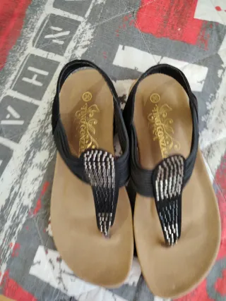 Sandalias TIZO GONZALEZ Tiras Negras Talla 38