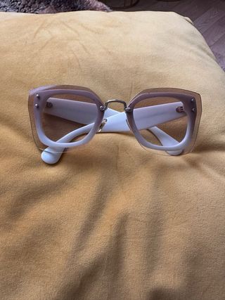 Gafas de sol Miu Miu rosas y blancas