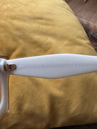 Gafas de sol Miu Miu rosas y blancas