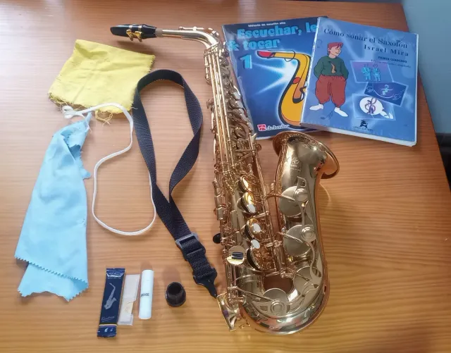 Saxofón Alto Yamaha 280 con Accesorios
