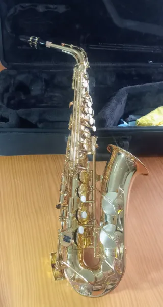 Saxofón Alto Yamaha 280 con Accesorios