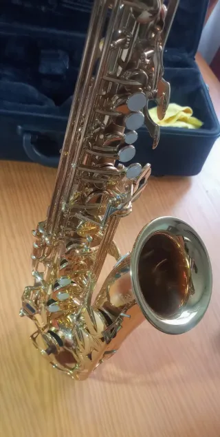 Saxofón Alto Yamaha 280 con Accesorios