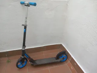 Bicicleta 24" Roja/Azul y patinete Oxelo