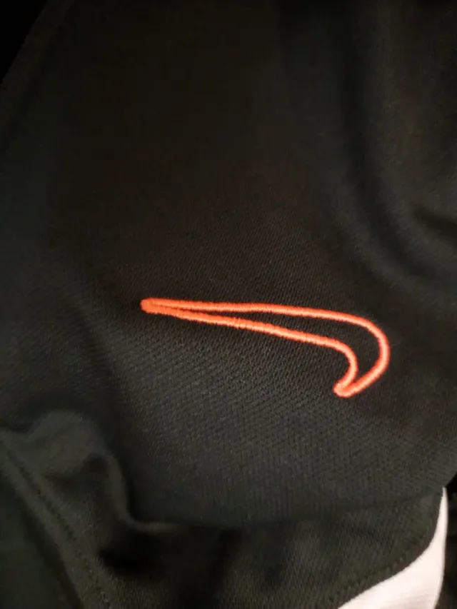 2 Sudaderas Nike Negras