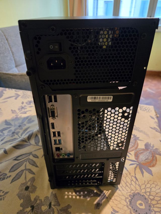 PC Torre Negra Intel i5 4460