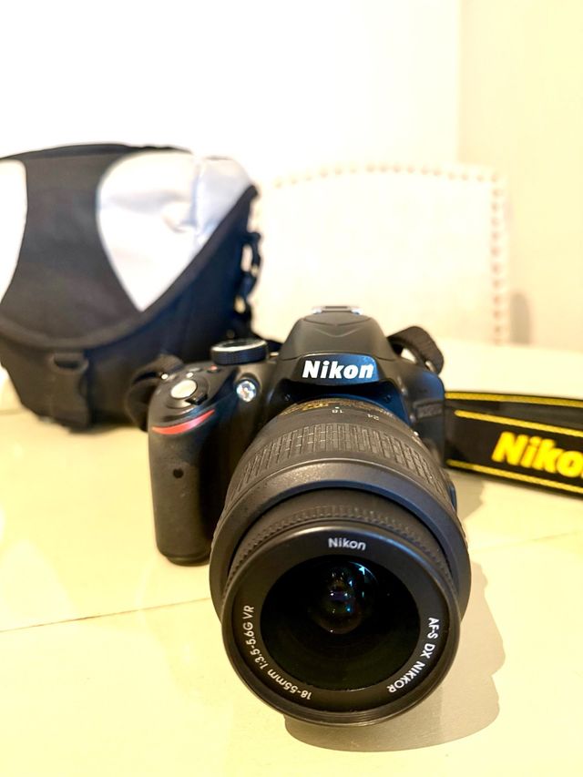 Cámara Nikon D3200 + Objetivo y Mochila