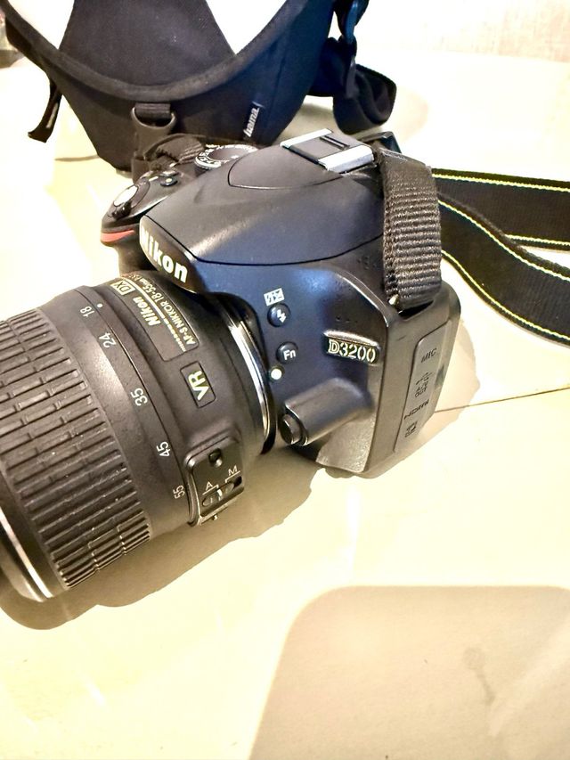 Cámara Nikon D3200 + Objetivo y Mochila