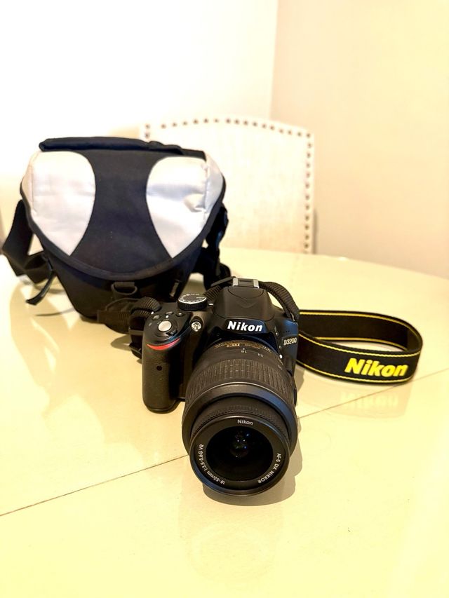 Cámara Nikon D3200 + Objetivo y Mochila