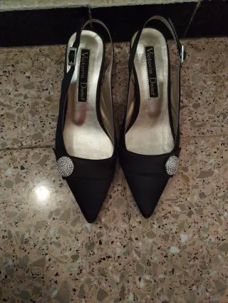 Zapatos de fiesta Victoria Delef negros