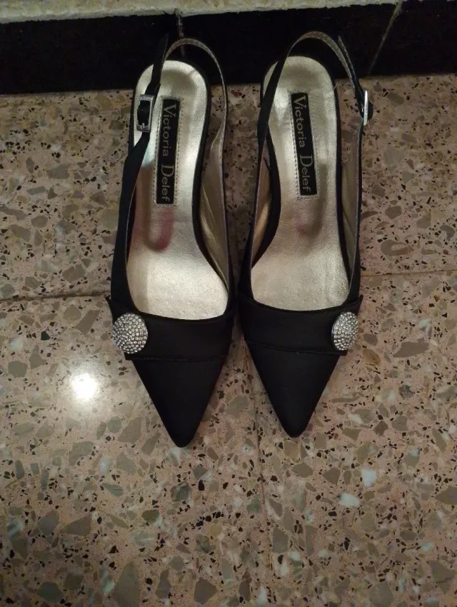 Zapatos de fiesta Victoria Delef negros