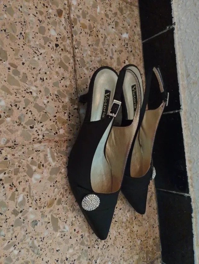 Zapatos de fiesta Victoria Delef negros