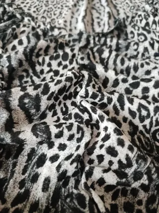 Blusa fruncida estampado animal