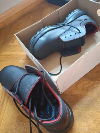 Zapatos Robusta Talla 43 Nuevos
