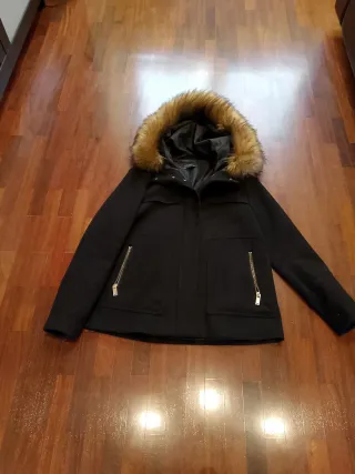 Chaquetón Zara Negro con Capucha Desmontable