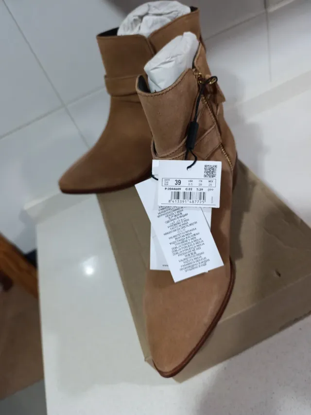 BOTINES PEDRO DEL HIERRO. A ESTRENAR. TALLA 39.