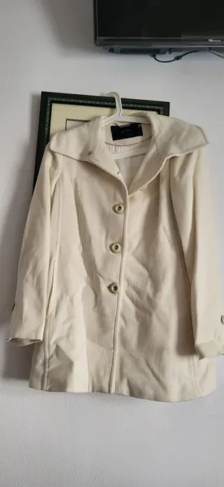 Abrigo beige elegante, marca Antea