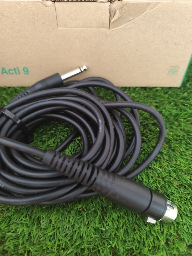 Micrófono Shure 8700