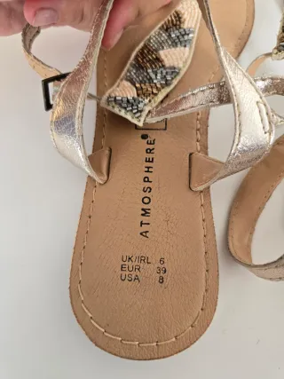 Lote 2 pares sandalias marrones y multicolor