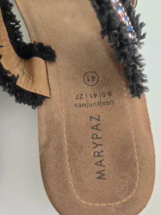 Lote 2 pares sandalias marrones y multicolor