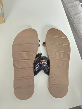 Lote 2 pares sandalias marrones y multicolor