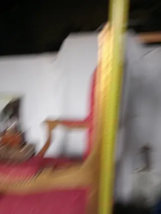 Cuatro  tronos dorados con pan de oro y tapicería