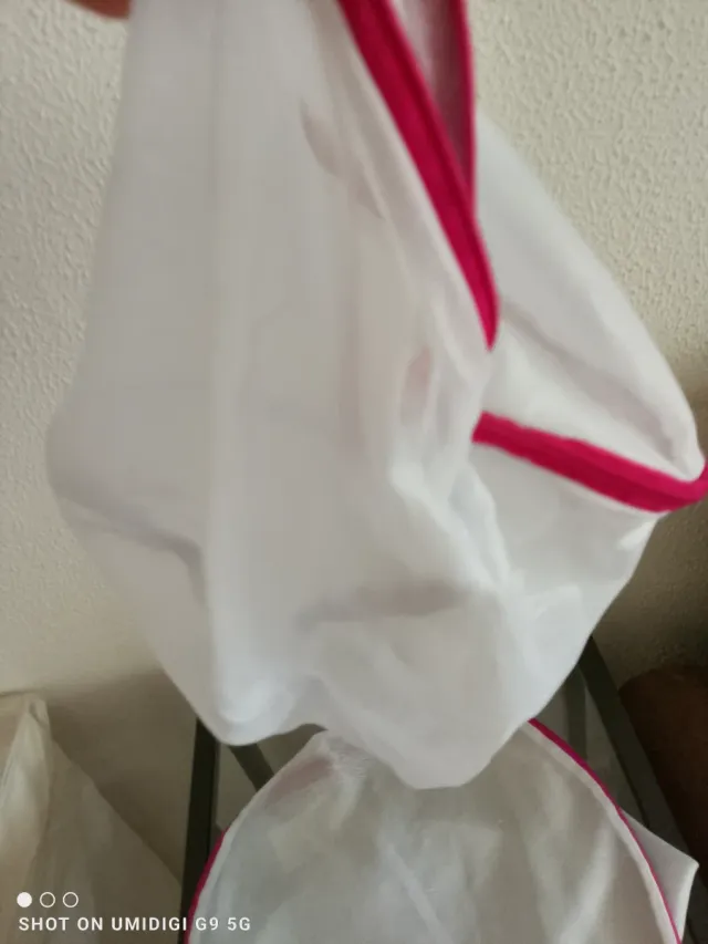 Set de 3 bolsas para lavado prendas delicadas.