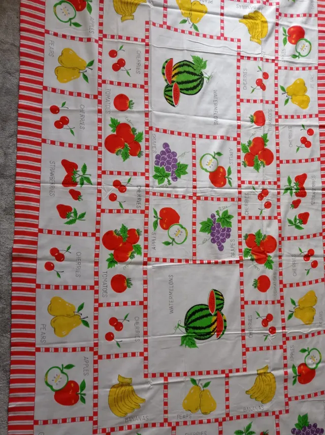 Mantel cuadrado frutas y rayas