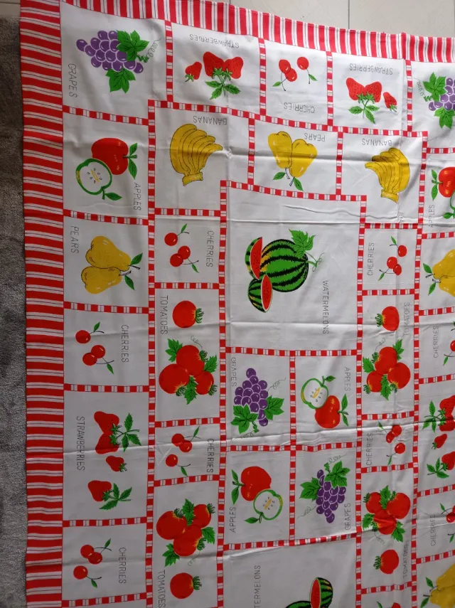 Mantel cuadrado frutas y rayas