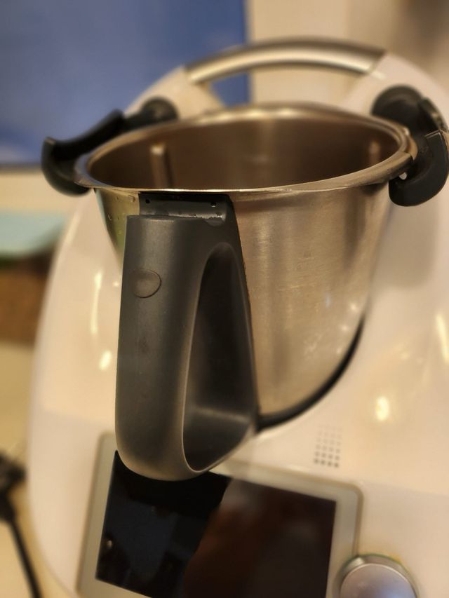 Thermomix TM6 con todos los accesorios incluidos