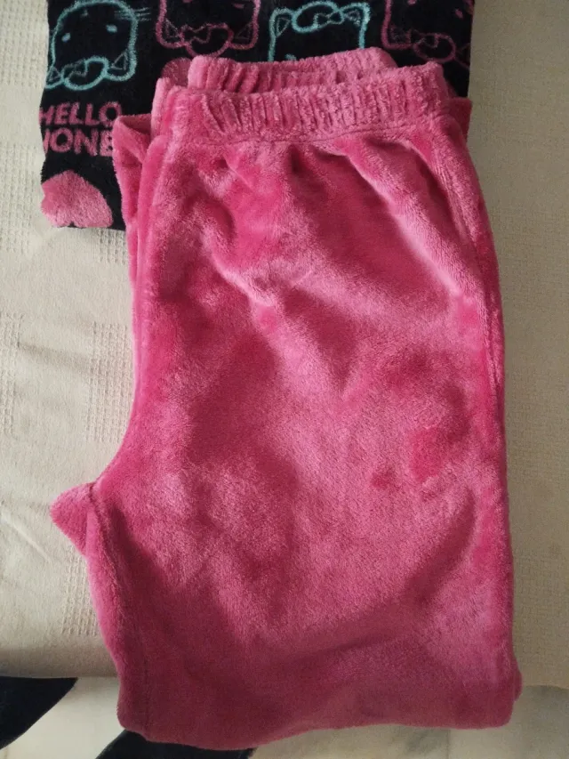 Pijama Hello Kitty Negro y Rosa