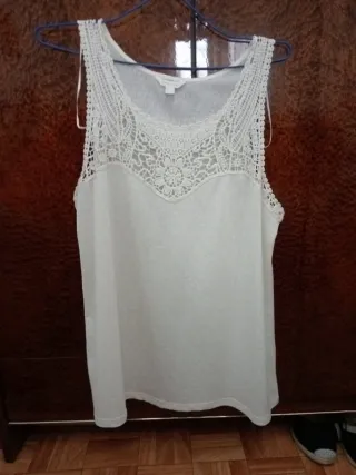 Camiseta tirantes encaje beige