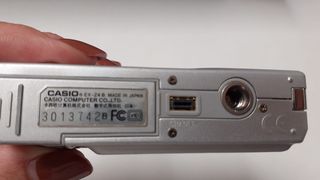 Cámara Digital Casio EXILIM 4.0 Megapíxeles