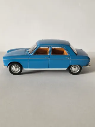 Peugeot 204 escala 1:24