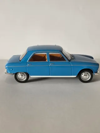 Peugeot 204 escala 1:24