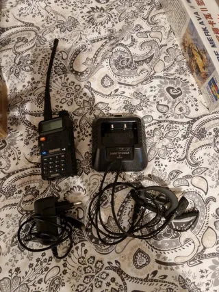 Walkie Talkie Baofeng UV-5R + Accesorios