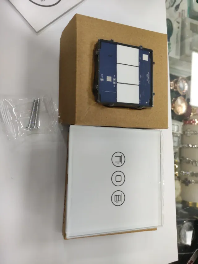 Interruptor y Enchufe Inteligente BSEED