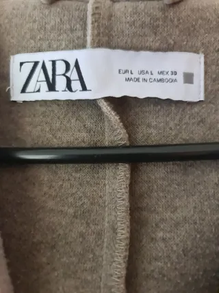 Abrigo Zara Beige con Capucha