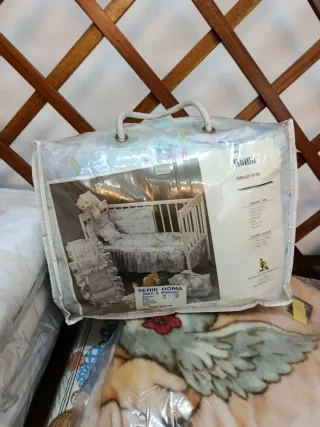 Lote 10 sacos de bebe, 4 toallas, 5 mantas...