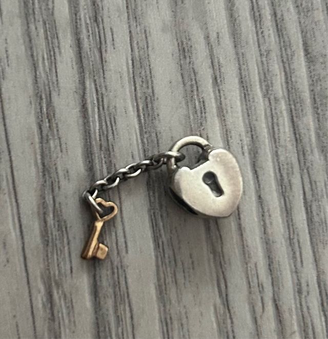 Charm Pandora Corazón 790288 Llave Plata Oro