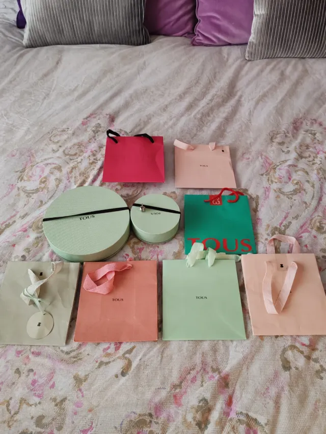 Bolsas y Cajas Tous Verdes y Rosas