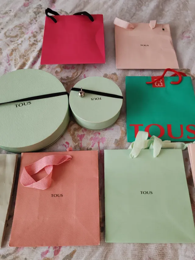 Bolsas y Cajas Tous Verdes y Rosas