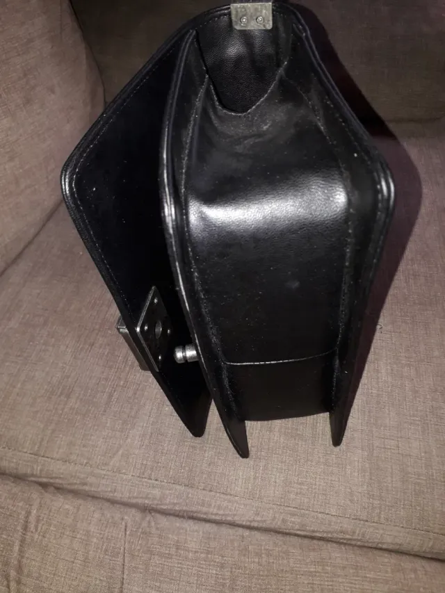 Bolso negro estilo Chanel