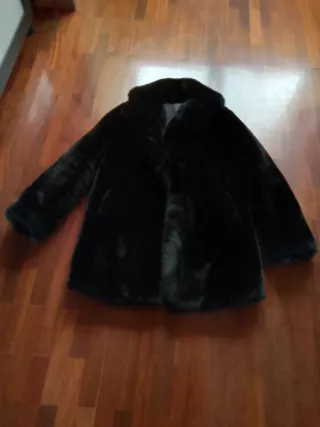 Chaquetón pelo Bershka negro talla M