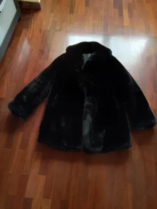 Chaquetón pelo Bershka negro talla M