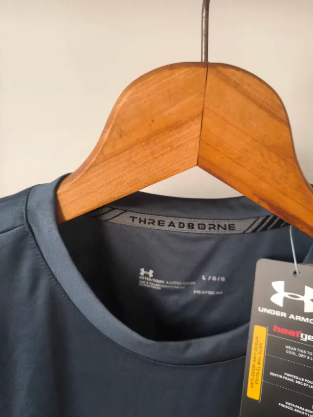 Camiseta Under Armour gris talla L