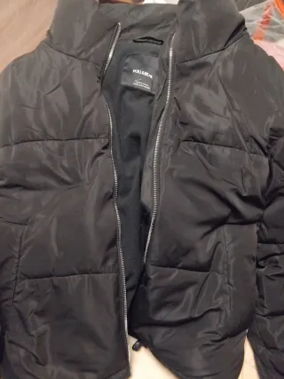 Chaqueta bomber PULL&BEAR negra mujer