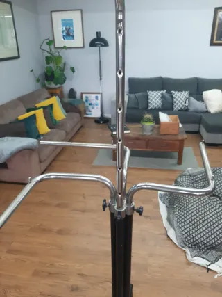 Burro de ropa diseño metal.