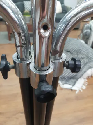 Burro de ropa diseño metal.