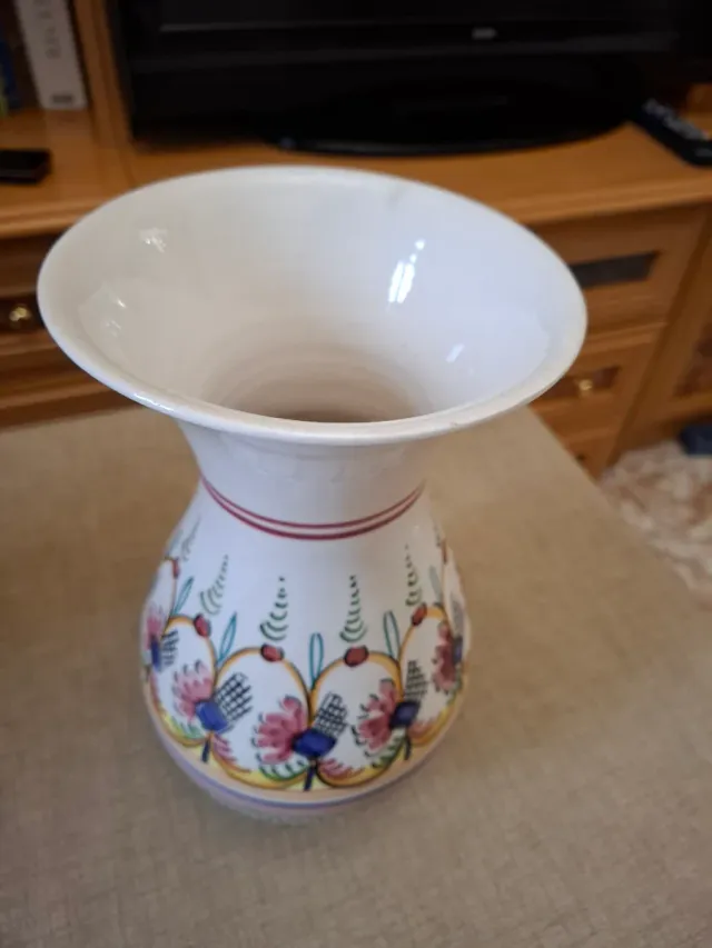 Jarrón de cerámica artesanal multicolor