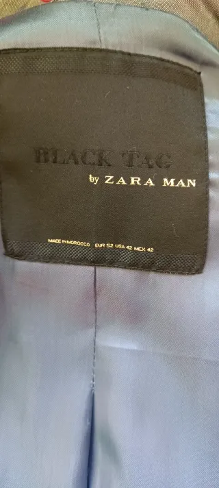 Americana gris con solapa oscura